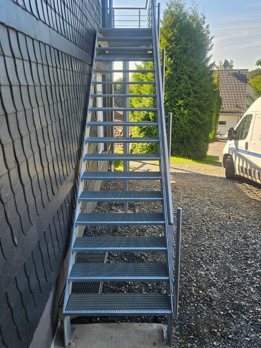 Instagram post from oliver_soentgerath. This post is in position 3.