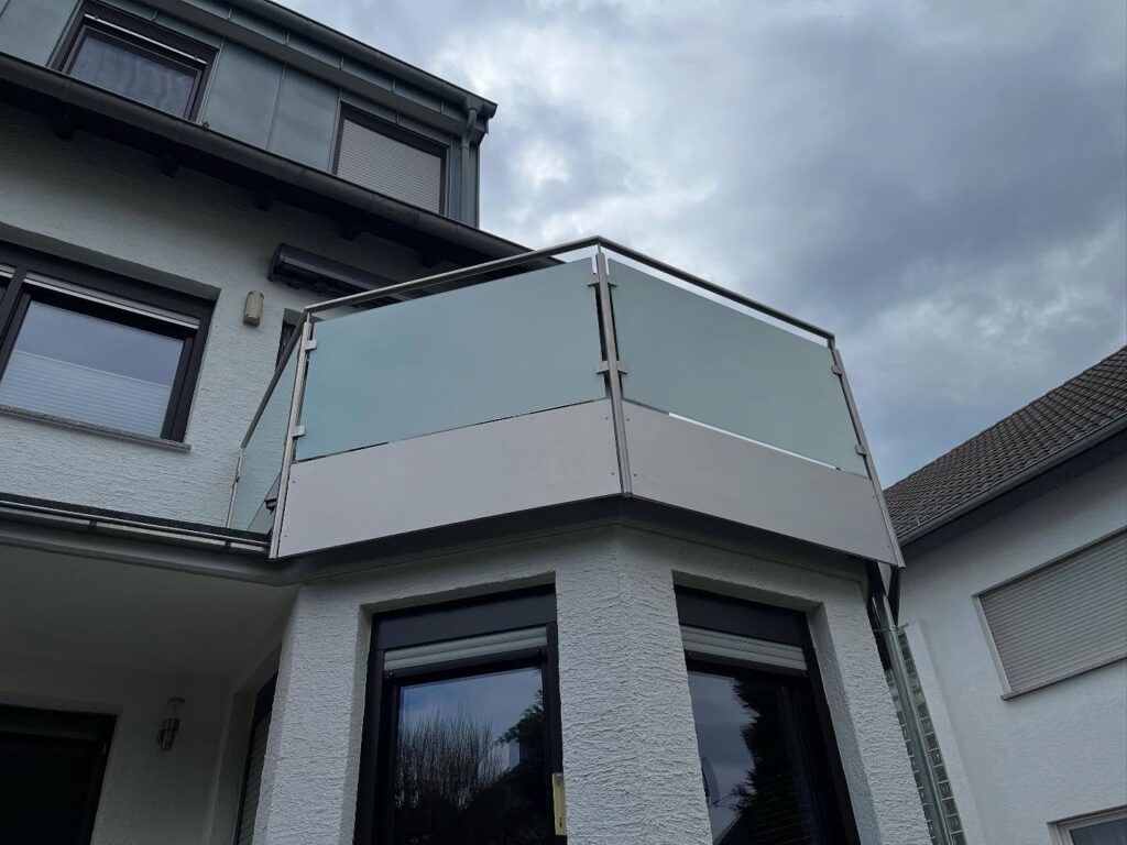 Instagram post from oliver_soentgerath. This post is in position 1.