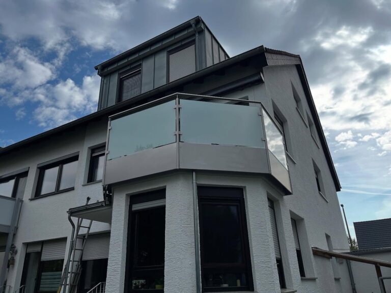 Instagram post from oliver_soentgerath. This post is in position 2.